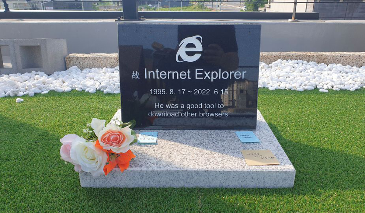 Internet Explorer gravestone